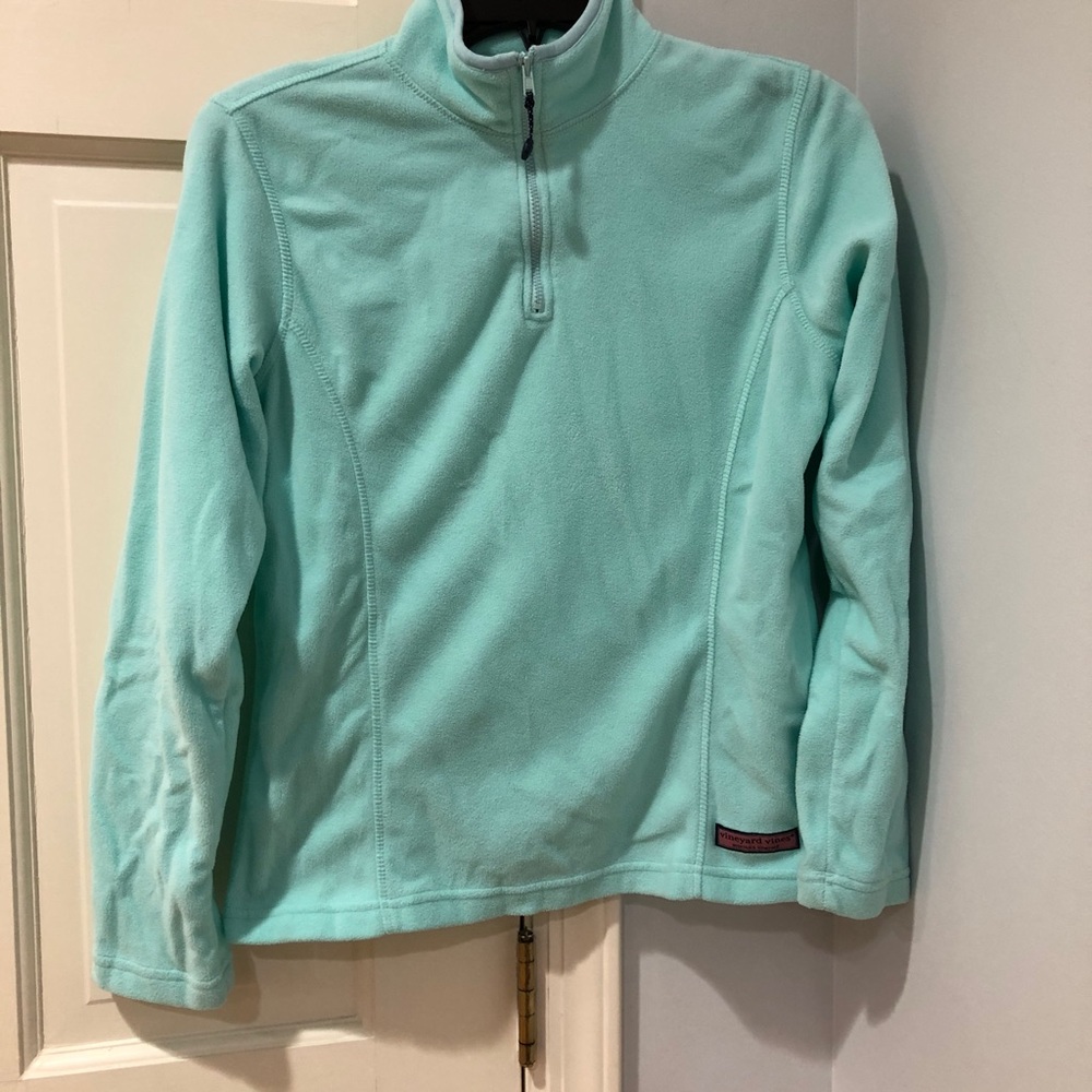 Vineyard Vines seafoam / mint 1/4 zip fleece. Cute whale logo on back neck area.